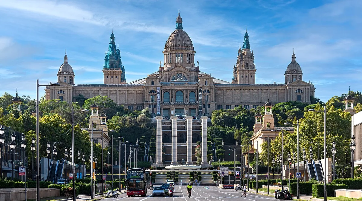 Het Palau Nacional op Montjuïc, de imposante thuisbasis van het MNAC (Museu Nacional d'Art de Catalunya) in Barcelona